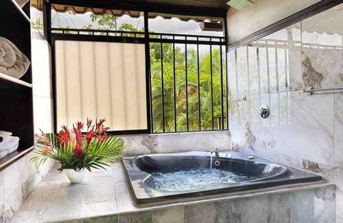 Penas Blancas Hotel | Hotel Heliconias Nature Inn & Hot Springs