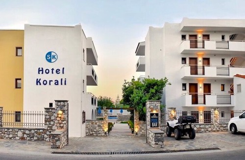 Troulos Apartment | Hotel Korali - Junior Suites