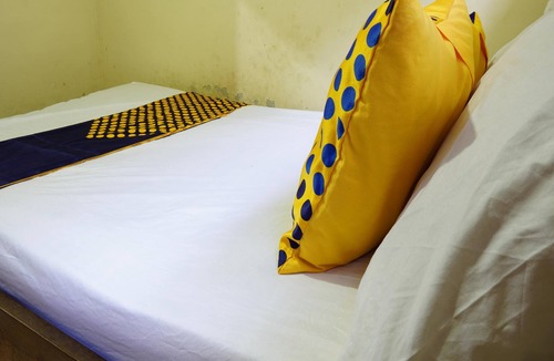 Dinoyo Hotel | Hotel O Kost Bu Tutik Syariah