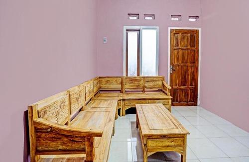 Banyuwangi Hotel | Hotel O Sobat Ijen HomestayNearSungai Prengsengan