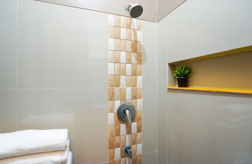 Surabaya Hotel | Hotel O Surabaya near Surabaya Town Square formerly Kupang Gunung Residence