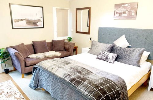 Russell House | House ∙ 1 bedroom ∙ 2 guests