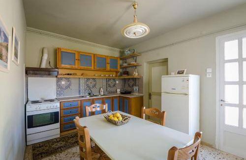 Leonidio House | House ∙ 3 bedrooms ∙ 8 guests