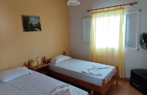 Kompi House | House Giannis Haikos Two minutes walk to the beach Peroulia