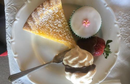 Huonville Bed & Breakfast | House on the Hill Bed and Breakfast