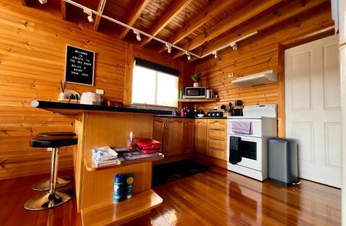 Stieglitz House | House with bay views - St Helens family escape