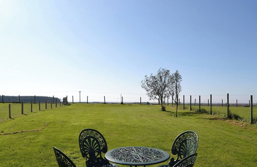 Bankend Cottage | Ideal single-storey retreat with cosy wood burner.