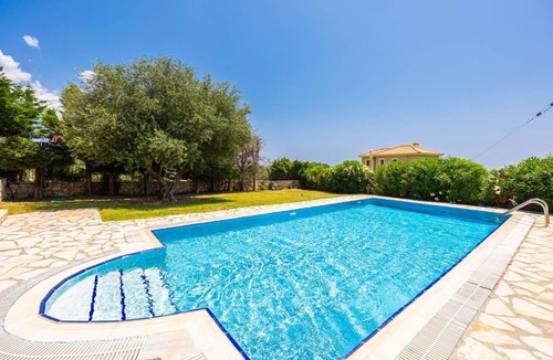 Sarlata Villa | Ilios Kefalonia - Three Bedroom Villa, Sleeps 6