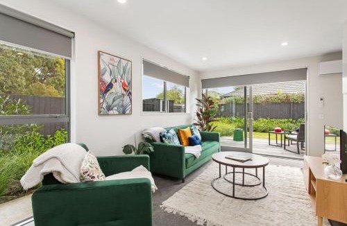 Addington Apartment | Immaculate Presentation, Carpark