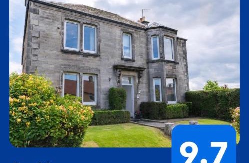 Gilmerton Apartment | Immanuel House - Modern Luxury Victorian Home 1872 - Free Parking & SuperFast Fibre Optic WiFi