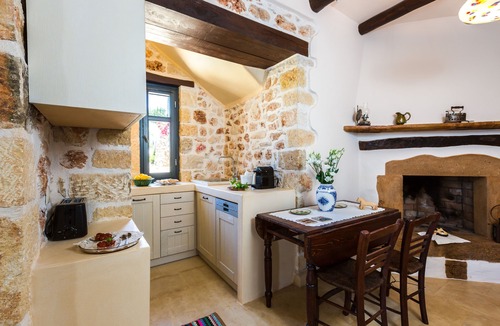 Achlades Villa | Impeccable stone-built villa, tastefully decorated, large garden, 50 m2 pool!