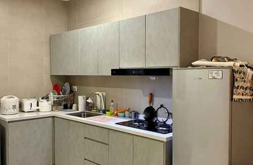 Kampung Puah Seberang Apartment | Infinite Pool! Room in Kuala Lumpur