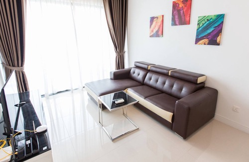 Malaysian Police Training Centre Apartment | Infinity pool amazing view deluxe suite