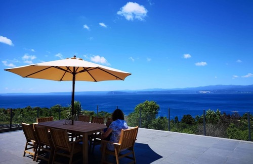 Omori House | Infinity Views - Lake Taupo (free wifi, linen provided)