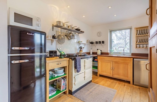 Kingussie Cottage | INSHCRAIG, family friendly, with open fire in Kincraig