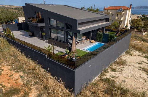 Vathianos Kampos Villa | Inviting 4-Bed Villa Lia in Vathianos Kampos