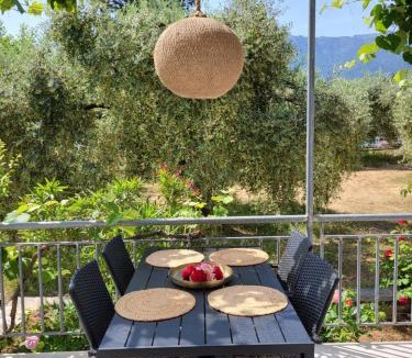 Skala Potamias House | Ioannis Houses - gemütliches Ferienhaus im Olivenhain