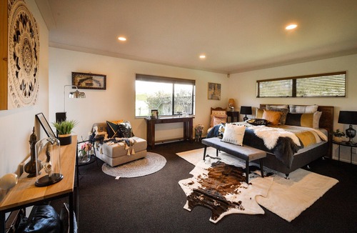 Kingseat Other | Irwin s Lodge - City Meets Country & Stylish