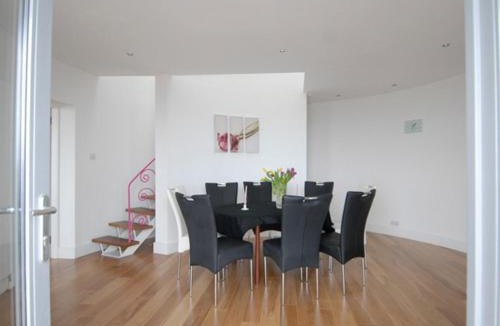 Ayr House | Island View