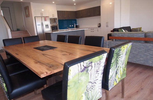 Riverside House | Island View House, AUGUST VOUCHER SPECIAL! Family friendly, beautiful views!