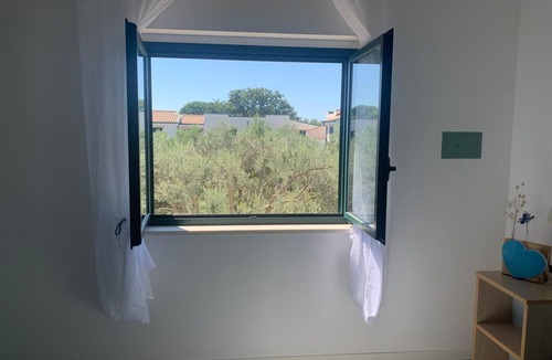 Contrada Taverna House | Holiday Home 'Casa Del Sole' with Private Terrace and Air Conditioning