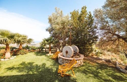 Santa Caterina dello Ionio House | Calàmi - Villa Romeo - Private Apartments with Pool, Seaview & Olive Grove
