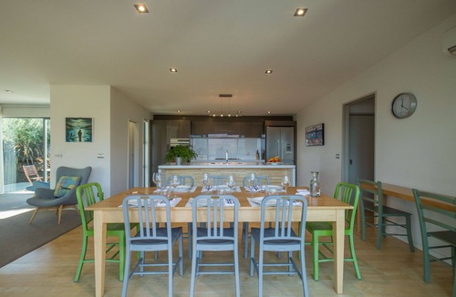 Wanaka House | IVP Island View Place - luxury architect designed with stunning lake views