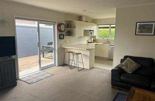 Rainbow Point House | Jacksons - Two Mile Bay Holiday Home