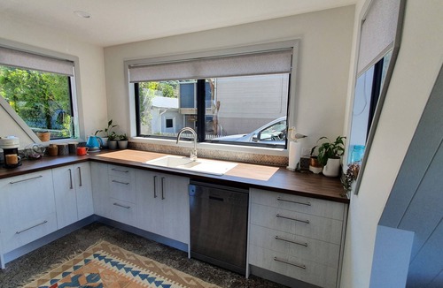Waikawa Bay House | Just 3 minutes walk from the marina this Family getaway also has a Games room!