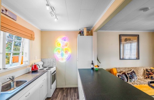 Paihia House | Just a short stroll to the water or into town