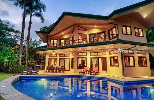 Dominical House | Just Steps from a Gorgeous Beach, 3 Bdrm, 3 Baths, Lovely Pool, Fast Wifi