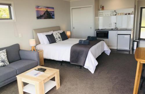 Kaka Point Apartment | Kaka Point Views Apartment 2