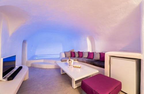 Megalochori House | Kampanario Luxury Two-Bedroom Villa with Private Jacuzzi