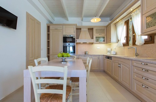 Achlades Villa | Kampos Villa I, Nature Living with Heated Pool
