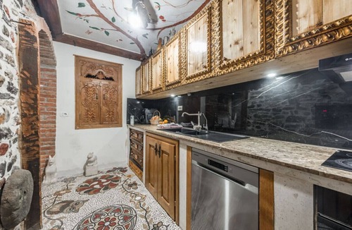 Shkoder House | “Kanuni” - Authentic Albanian House by PikHost