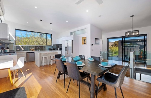 Lowburn House | Kawerau River Retreat - Cromwell Holiday Home