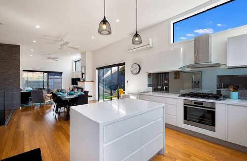 Lowburn House | Kawerau River Retreat - Cromwell Holiday Home