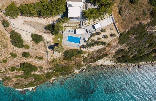 Katochori Villa | KEA, above the sea, superb views, near beach.