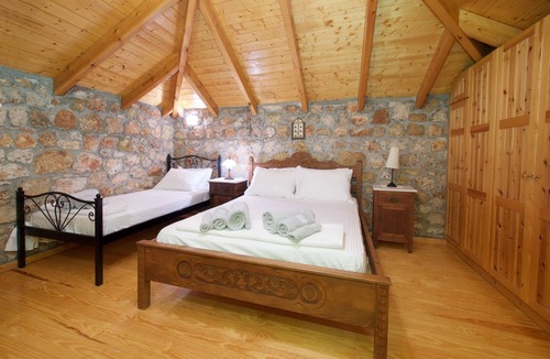 Mazarakata House | Kefalonian Kastro 4 Residence