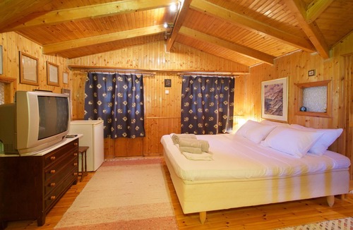 Mazarakata House | Kefalonian Kastro Pool Villa