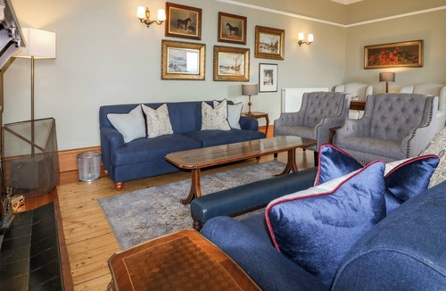 Kirriemuir Cottage | KINCLUNE HOUSE AND ANNEX, pet friendly, with open fire in Kirriemuir