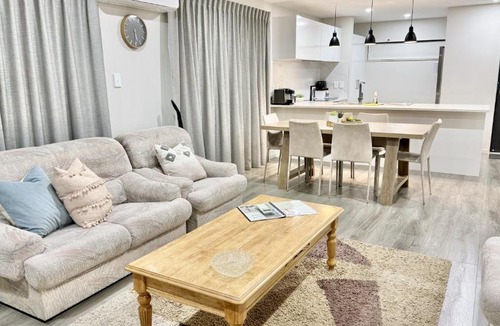 Panmure Apartment | Kings View