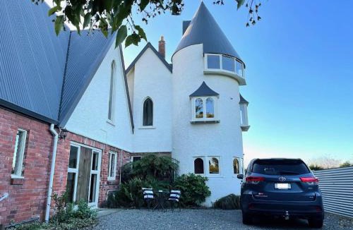 Pareora Bed & Breakfast | Kingsdown Manor B&B Timaru