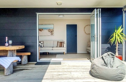 Pukehina House | Kiwi Bach - Destination Unwind