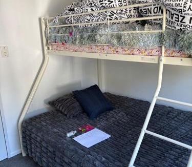 Glenfield House | Kiwi Hosts