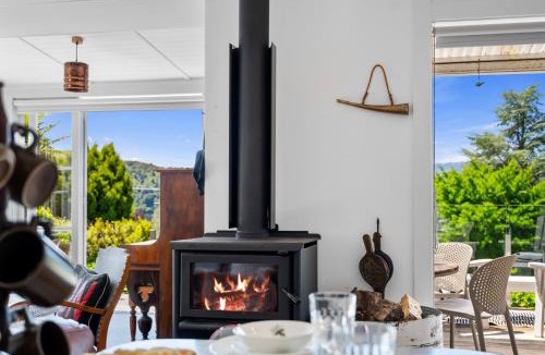 Lake Tarawera House | Kiwiana Bach - Lake Tarawera Holiday Home