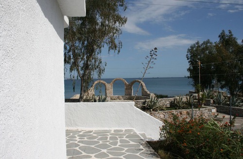 Atalanti Apartment | KOLLITAKI - apartment on the beach road. Couple or family of three friendly