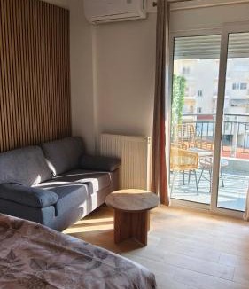 Serres Apartment | KOMNINON 90-92 15min walk to CITY CENTER