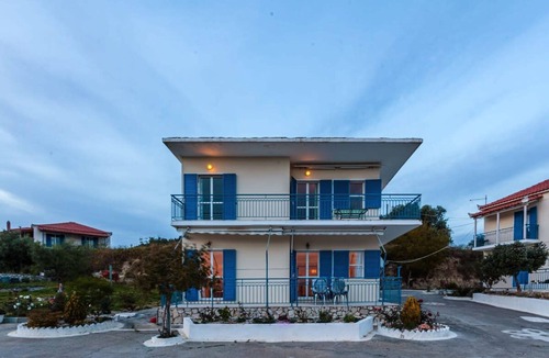 Koroni Apartment | Koroni Seaview Retreat - Summer Cosy Nest