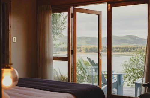 Cape Saunders Resort | Kotare Studio -Wake up awed by the stunning view of the Otago Peninsula